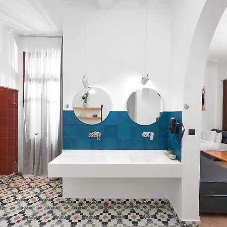 The Maroon Bottle Luxury Апарт-отель 4*
