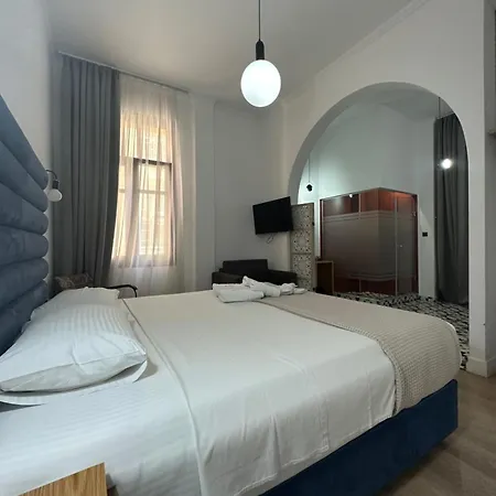 The Maroon Bottle Luxury 4* Салоники
