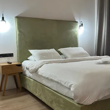 The Maroon Bottle Luxury Апарт-отель Салоники