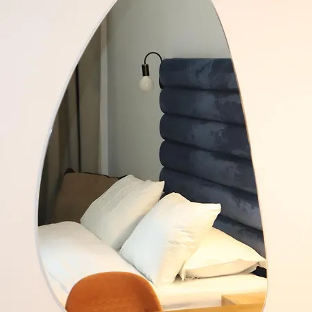 Ξενοδοχείο με διαμερίσματα The Maroon Bottle Luxury 4*